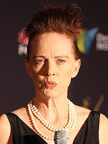 How tall is Judy Davis?